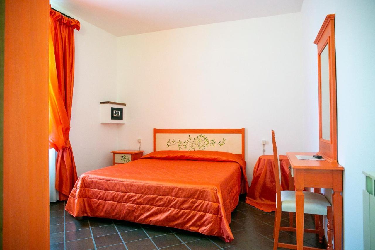 La Villetta Food & Drink Rooms For Rent - No Reception - LʼAquila Extérieur photo