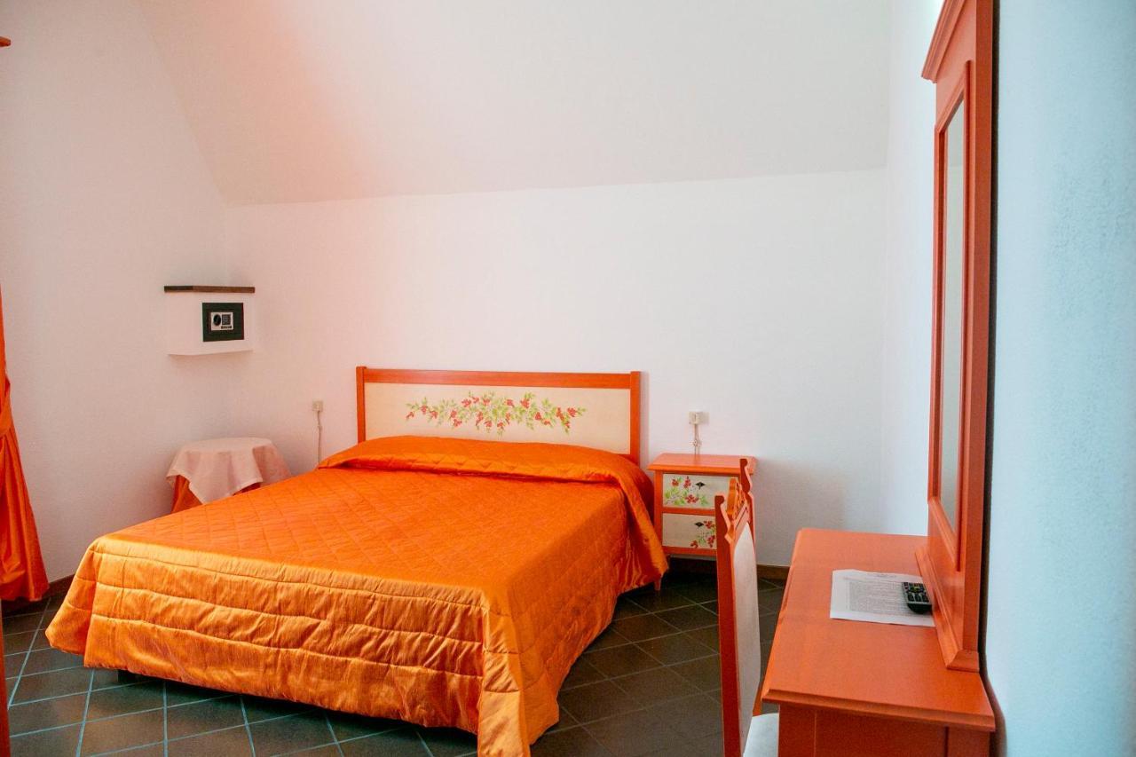 La Villetta Food & Drink Rooms For Rent - No Reception - LʼAquila Extérieur photo