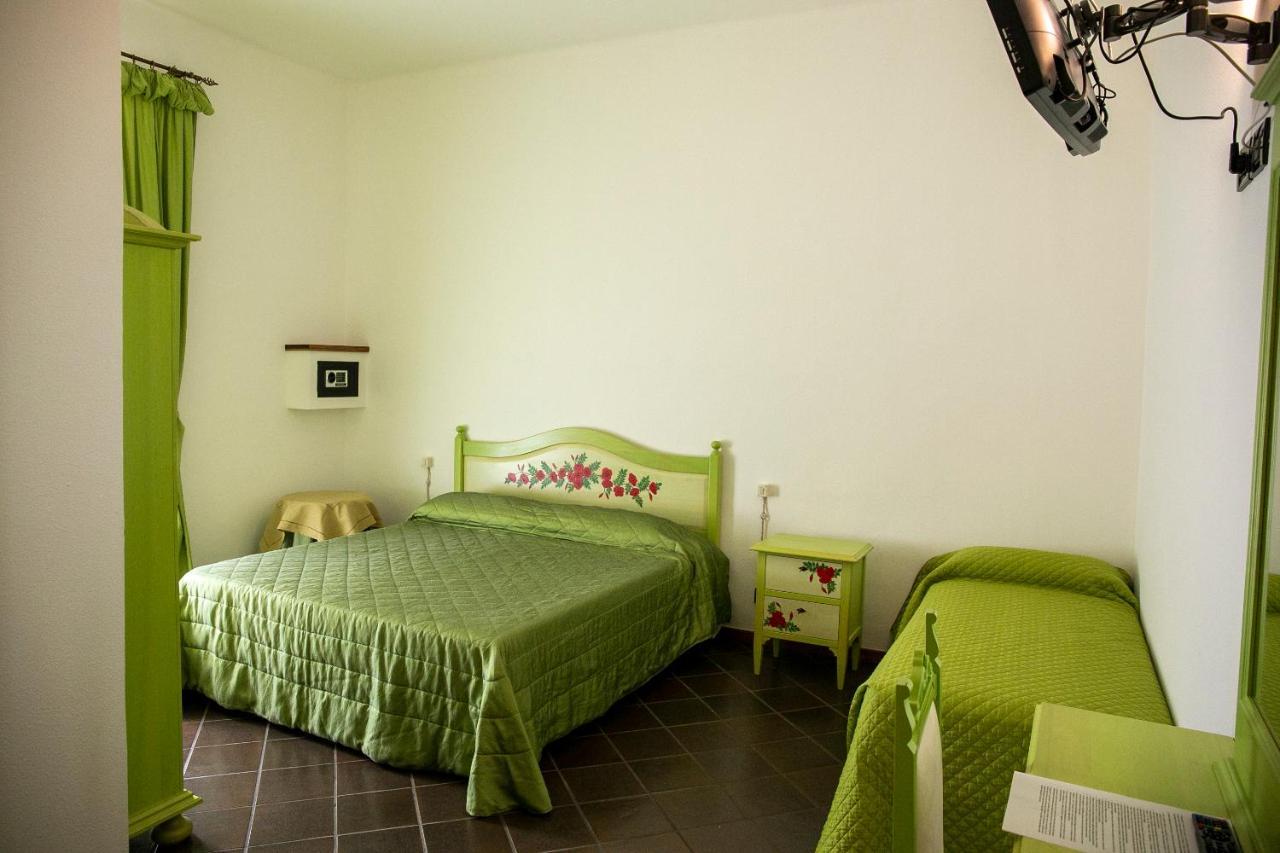 La Villetta Food & Drink Rooms For Rent - No Reception - LʼAquila Extérieur photo