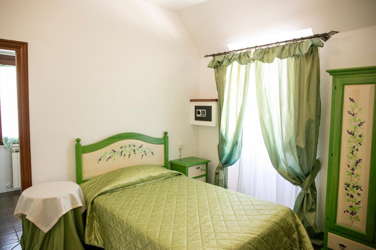 La Villetta Food & Drink Rooms For Rent - No Reception - LʼAquila Extérieur photo