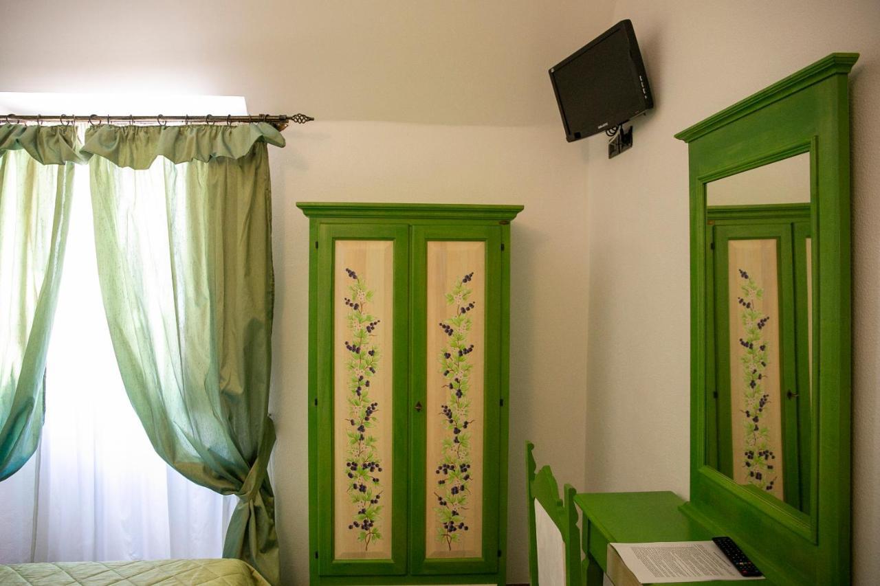 La Villetta Food & Drink Rooms For Rent - No Reception - LʼAquila Extérieur photo